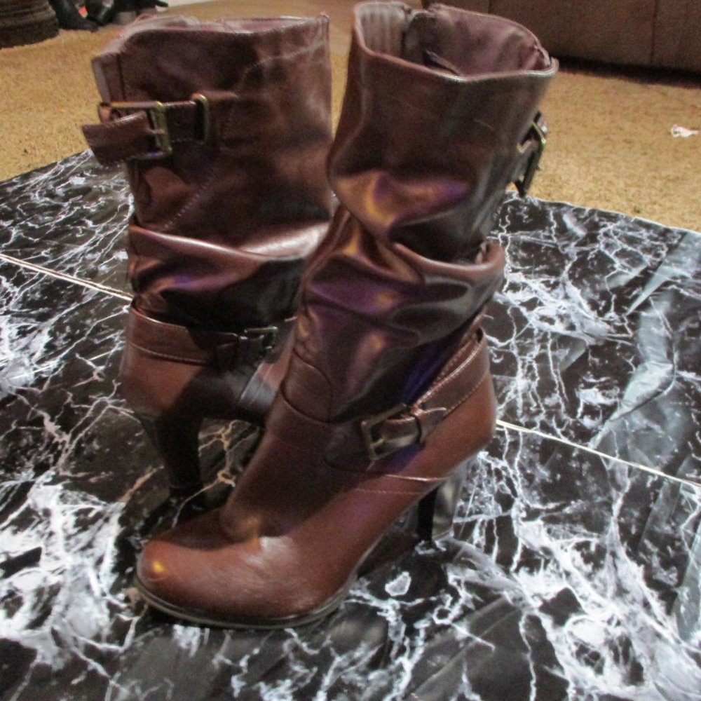 Brown  Boots - Picture 2 of 5